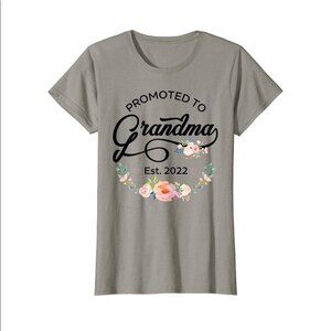 Baby Announcement “Promoted to Grandma” Grey Women’s Tee Shirt Size L